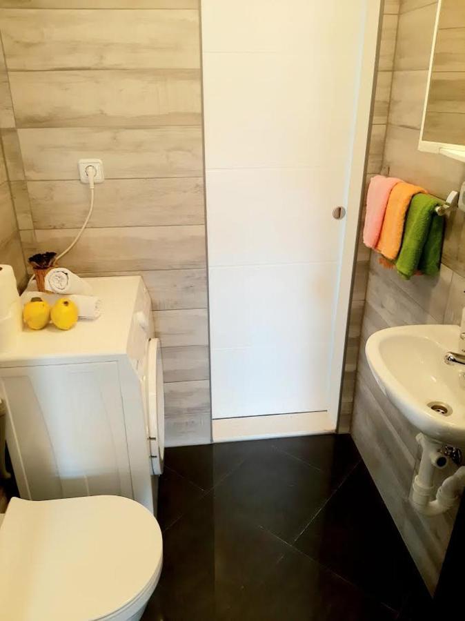 Marinovi Dvori Apartment Slatine Luaran gambar