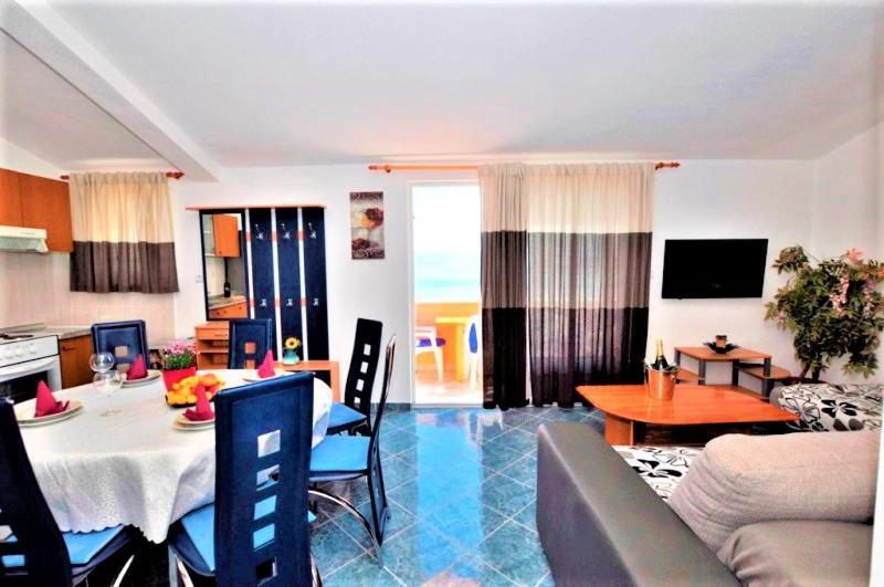 Marinovi Dvori Apartment Slatine Luaran gambar