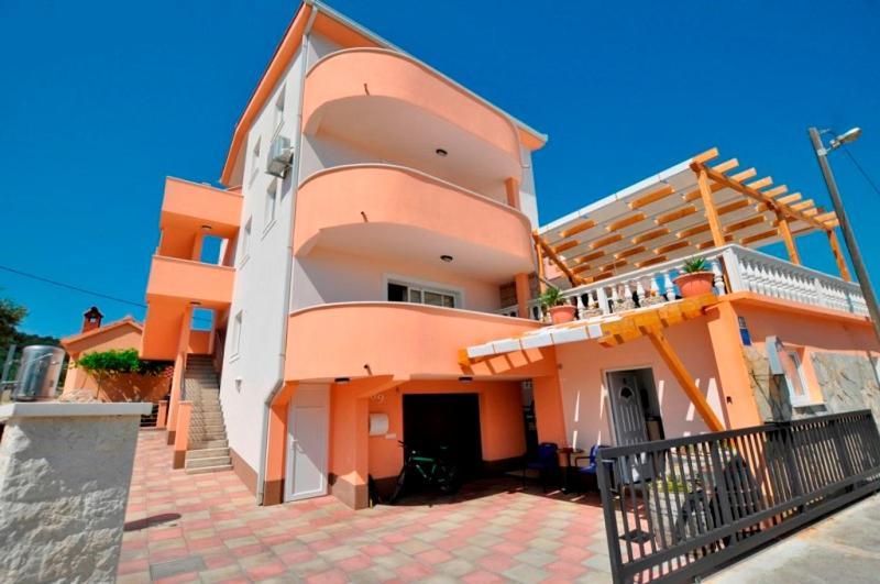 Marinovi Dvori Apartment Slatine Luaran gambar