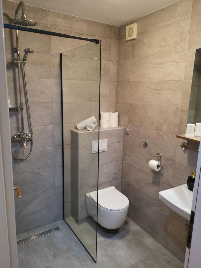 Marinovi Dvori Apartment Slatine Luaran gambar