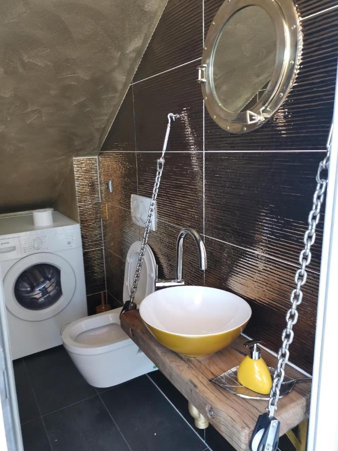Marinovi Dvori Apartment Slatine Luaran gambar