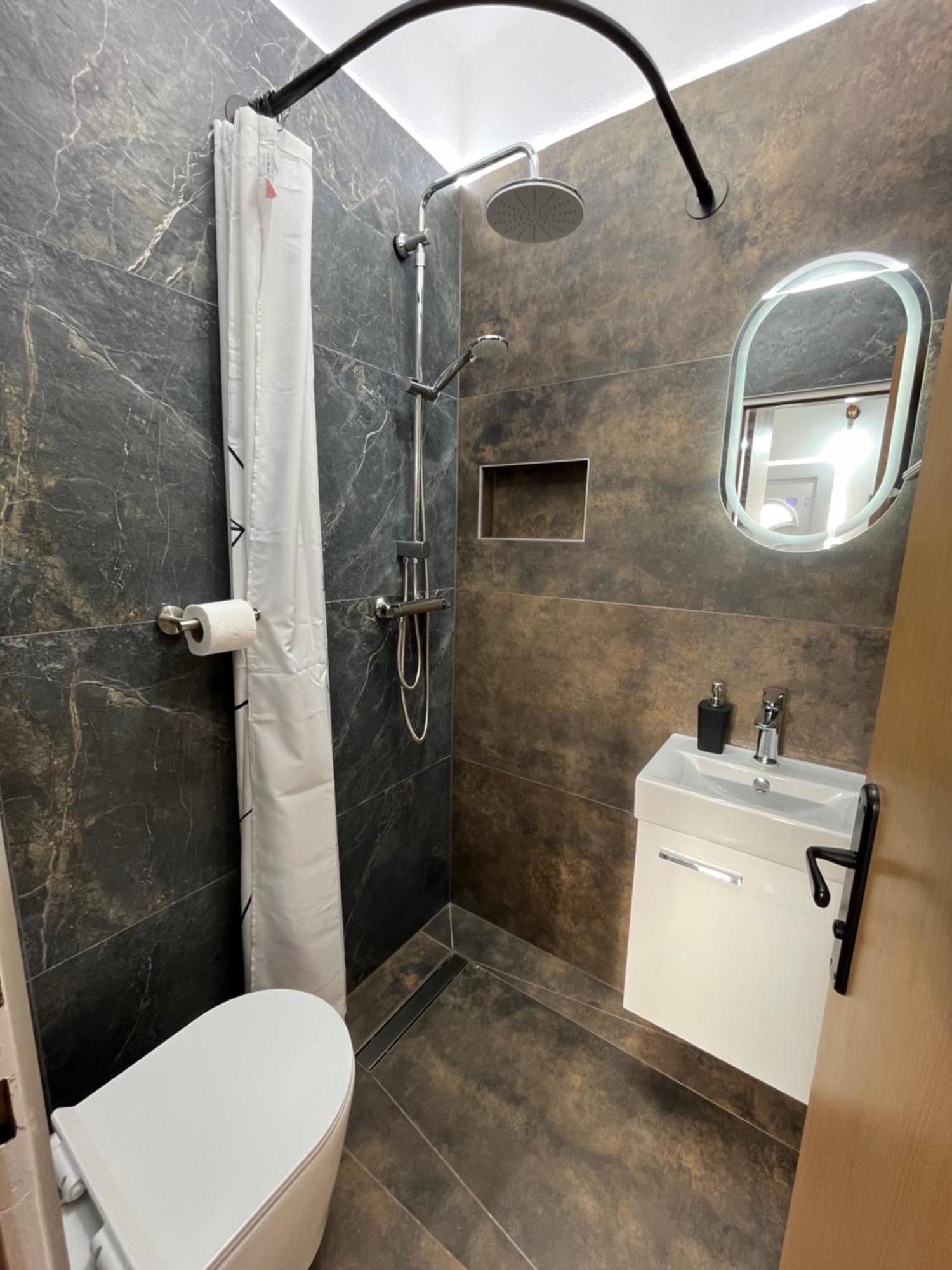 Marinovi Dvori Apartment Slatine Luaran gambar