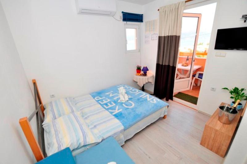 Marinovi Dvori Apartment Slatine Luaran gambar