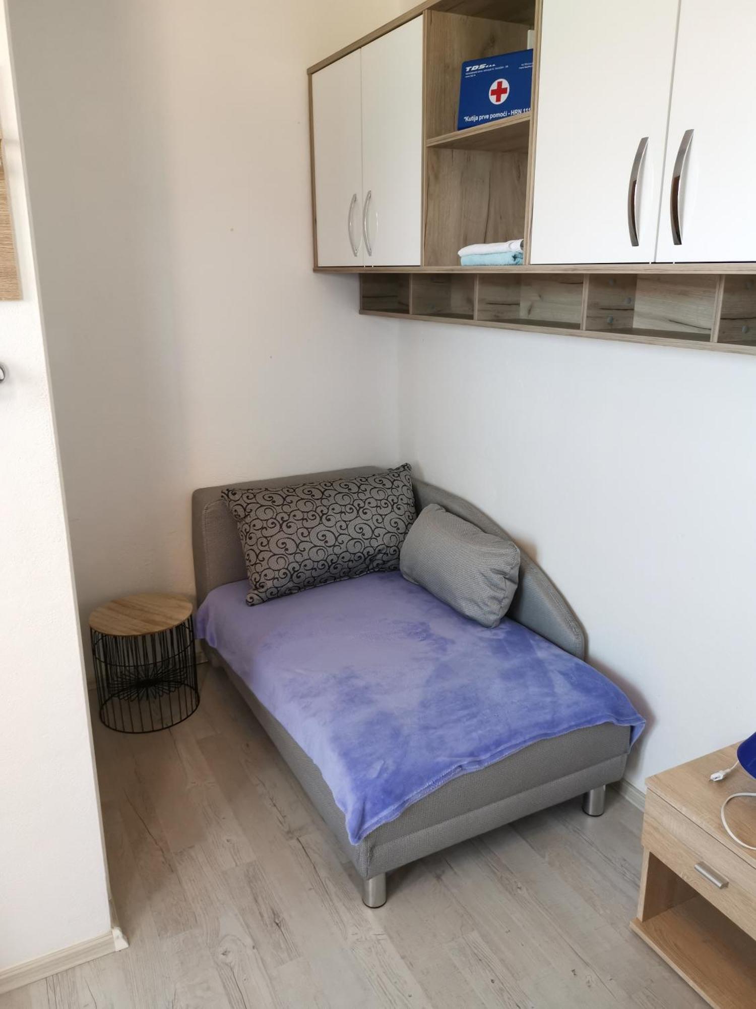 Marinovi Dvori Apartment Slatine Luaran gambar