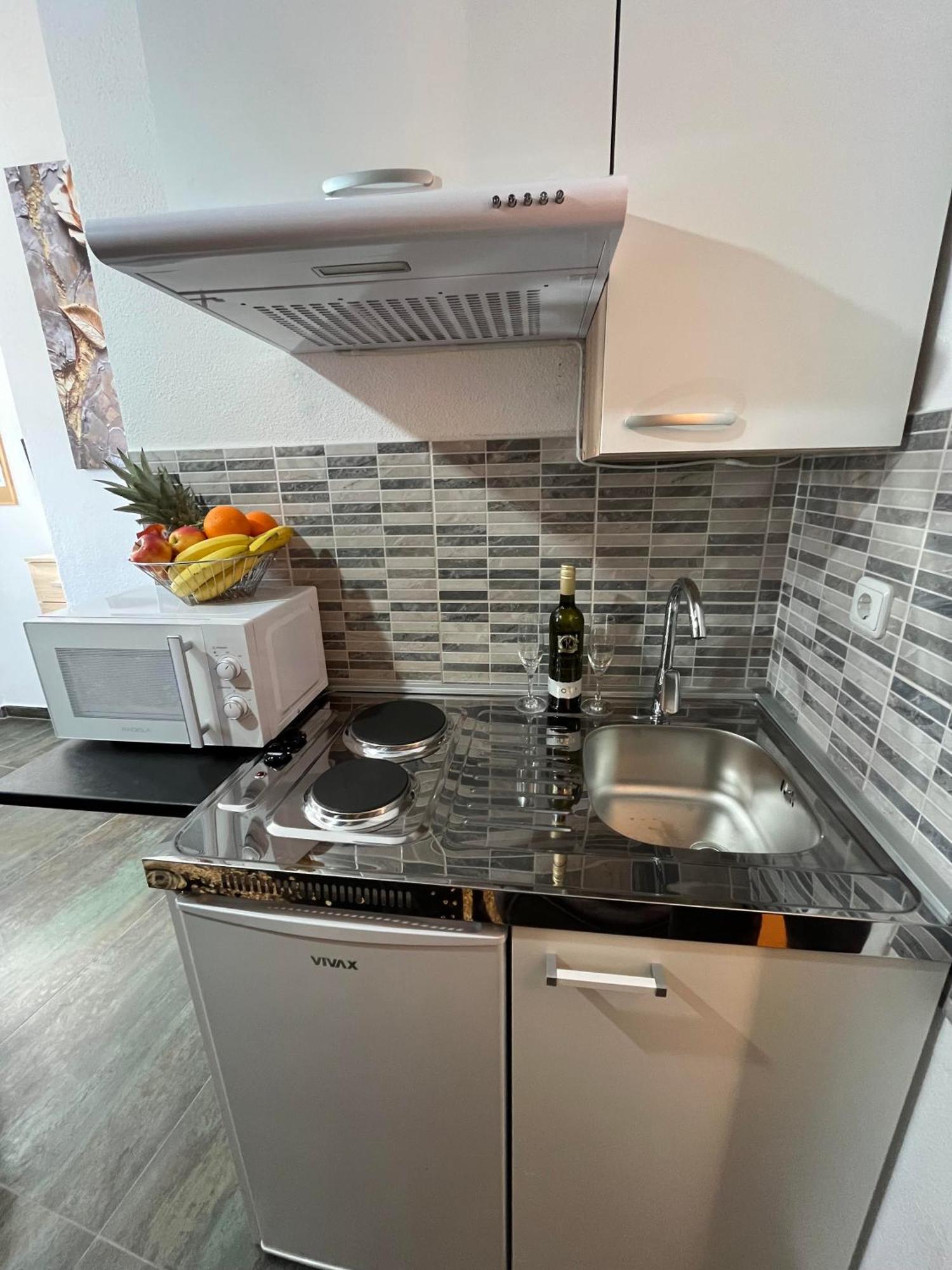 Marinovi Dvori Apartment Slatine Luaran gambar